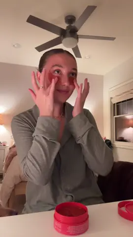 eye patches are ALWAYS going to be a yes for me especially from @DERMA E #DERMAE Ad #retinol #sensitiveskin 