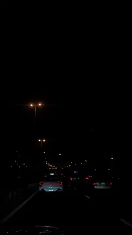 مالها الدنيا في بعدك عادي حلوة ولا اتهزيت ده أنا مقعدتش بعد فراقك يوم واحد في البيت😌 #رامي_جمال #مالها_الدنيا 