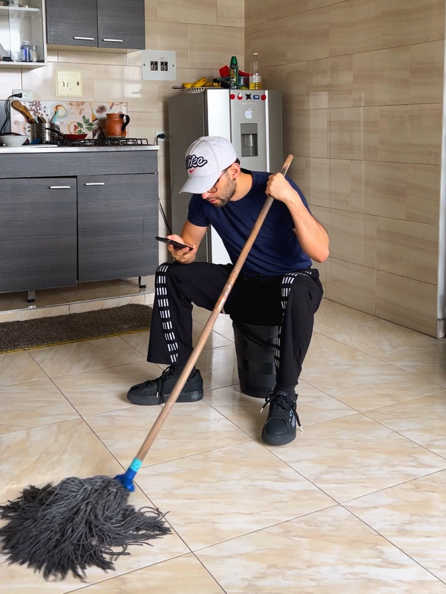 No entiendo porque tardo tanto haciendo Aseo… #aseo #aseopersonal #quehaceres #vivirsolo #estabaparalizado