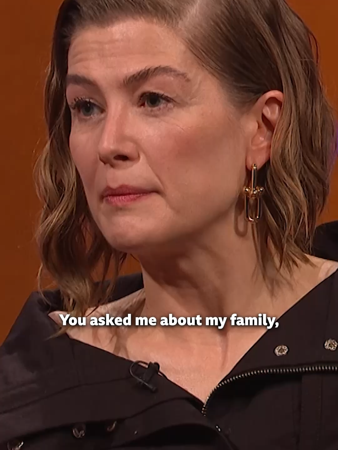 Rosamund Pike Is The Fart Lady 💨 #RosamundPike #MichelleYeoh #GrahamNorton #TheGrahamNortonShow