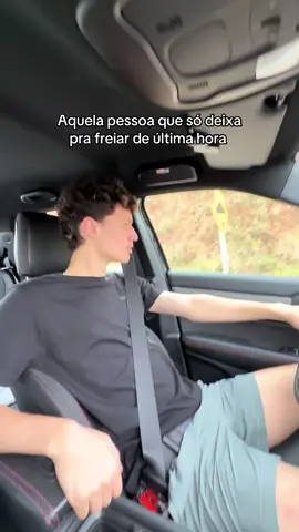 Todo mundo já andou com alguém assim kkkkkk