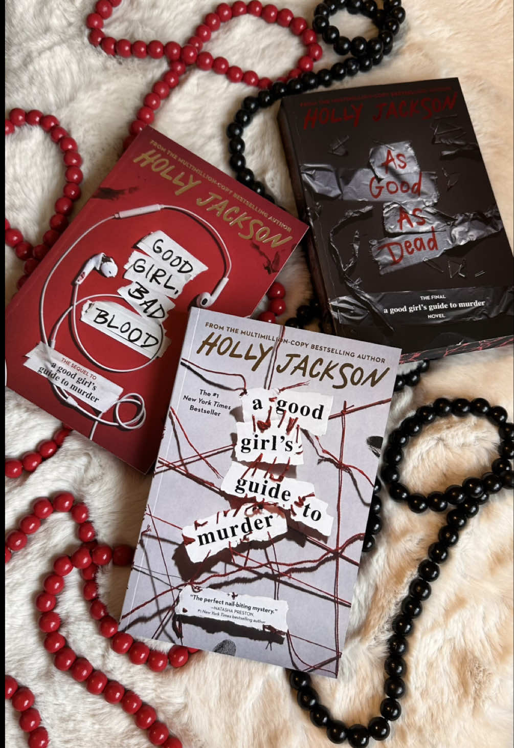 🩸 𝐁𝐨𝐨𝐤 𝐌𝐚𝐢𝐥 𝐅𝐞𝐚𝐭𝐮𝐫𝐞 🩸 Thank you @Get Underlined @DELACORTE PRESS for my gifted copies! #GetUnderlinedPartner 🩸 I’m excited for these amazing editions of 𝐀 𝐆𝐨𝐨𝐝 𝐆𝐢𝐫𝐥’𝐬 𝐆𝐮𝐢𝐝𝐞 𝐭𝐨 𝐌𝐮𝐫𝐝𝐞𝐫 Series! The edges are updated and so fun! ◽️ 𝐀 𝐆𝐨𝐨𝐝 𝐆𝐢𝐫𝐥’𝐬 𝐆𝐮𝐢𝐝𝐞 𝐭𝐨 𝐌𝐮𝐫𝐝𝐞𝐫 Five years after Sal Singh's alleged murder-suicide of Andie Bell, high school senior Pip investigates the closed case, uncovering dark secrets that put her own life in danger. 🩸 𝐆𝐨𝐨𝐝 𝐆𝐢𝐫𝐥, 𝐁𝐚𝐝 𝐁𝐥𝐨𝐨𝐝 Pip is no longer a detective, but when someone she knows goes missing, she must break her promise and investigate, uncovering more dark secrets about her town. ◾️ 𝐀𝐬 𝐆𝐨𝐨𝐝 𝐀𝐬 𝐃𝐞𝐚𝐝 Pip investigates a stalker who's connected to a local serial killer while receiving death threats. As she uncovers links to her past case, she must solve the mystery before becoming the next victim. ••••• 🩸 Have you read these books or watched this show?  ◾️ Any shows you are excited to watch a new season of?! ••••• #bookfeature #bookspotlight  #getunderlined