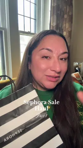 Part one of my #sephorasale orders thanks to my mom for the birthday gifts 🎁  @Patrick Ta Beauty holiday set @YSL Beauty bronzer @MakeUpForEverUSA @makeupforever HD pressed setting powder @DanessaMyricksBeauty blurring setting spray @Kosas soulgazer mascara @rhode skin glazing mist #sephorasalehaul #sephoraunboxing #makeupunboxing 