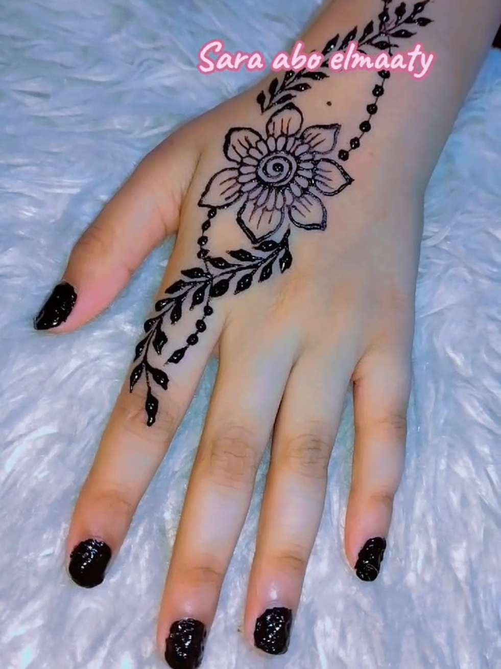 رسم حنه سهل ✨#سارة_ابو_المعاطي #رسومات_حنه_سهله_وبسيطه 