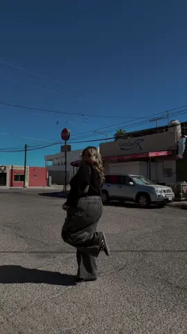 ootd🪄🖤                                                           #melanieangelese #OOTD #outfitinspo #outfitideas #outfitoftheday 