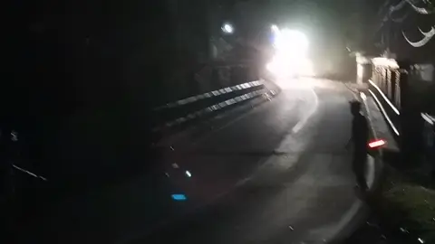 Alhamdulillah akhirnya lancar juga melewati jembatan Lewi lutung 🤲#cianjurjawabarat #mobiltravo100ton #masukberandafyp 