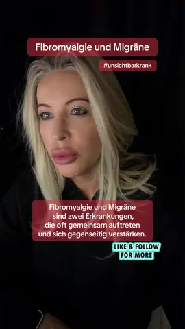 Fibromyalgie und Migräne sind zwei Erkrankungen, die oft gemeinsam auftreten und sich gegenseitig verstärken. Fibromyalgie betrifft deinen ganzen Körper. Du hast dauerhafte Schmerzen in Muskeln, Gelenken und Sehnen. Du bist oft müde, erschöpft und hast Schlafprobleme. Dein Körper reagiert empfindlich auf Druck, Geräusche oder Stress. Viele Betroffene haben auch Konzentrationsprobleme oder Stimmungsschwankungen. Migräne betrifft vor allem deinen Kopf. Du hast starke, einseitige Kopfschmerzen. Licht, Geräusche und Gerüche machen alles schlimmer. Du fühlst dich übel, manchmal musst du dich übergeben. Bewegung verschlimmert die Schmerzen. Beide Krankheiten haben mit einer gestörten Schmerzverarbeitung im Gehirn zu tun. Dein Nervensystem reagiert überempfindlich. Typisch ist, dass Stress, Schlafmangel oder Hormone beide Erkrankungen auslösen oder verschlimmern können. Ruhe, Bewegung, regelmäßiger Schlaf und Entspannung helfen, die Beschwerden zu lindern. #fibromyalgie #migräne #unsichtbarkrank #chronisch #schmerz 