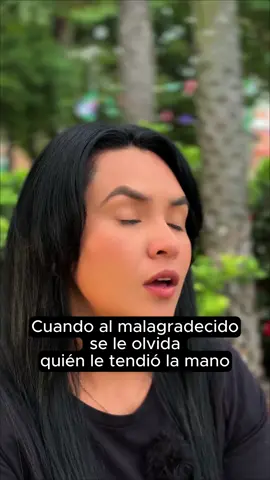 Gran reflexion de vida y muy cierto y muy fea y triste realidad te dejará pensando y reflexionando sobre esta Gran reflexion Amen..  El malagradecido siempre olvida quién le tendió la mano..  #cherebritomaster #amistad #parejas #mujeres #hombres 