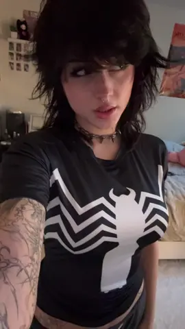 How’s everyone doin #fyp #foryou #alt #tattoo #wolfcut