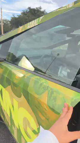 Just hoping in people car 😂😂 let me exit 