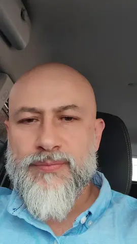 Hoy es viernes y cerramos la semana observando el mercado con lupa. 📊   Seguimos dentro de una **tendencia alcista sólida**, aunque venimos de una **corrección temporal** que parece estar llegando a su fin.   Si este cierre confirma el giro, **la próxima semana se abren grandes oportunidades** para quienes saben leer el momento. 🔥 Nuestra comunidad ya está lista para actuar con más de 30 operaciones programadas.   Es tiempo de **construir portafolio** y aprovechar esta temporada para hacer crecer el capital. 💬 Jerome Powell insinuó que la Reserva Federal está lista para **bajar las tasas de interés con fuerza**, lo que impulsará el crédito en EE. UU. y dará nuevo aire a la bolsa.   Por eso, **2026 pinta alcista**, con correcciones naturales, pero sin un crash mayor. 🚀 Además, estamos en el **prelanzamiento de nuestro broker tokenizado**, en fase pre-semilla.   Quien quiera ser parte de este proyecto disruptivo, **este es el momento de unirse**. #TradingConMarco #MercadosFinancieros #WallStreetLatino #InversionInteligente #marcoruizinvestment 