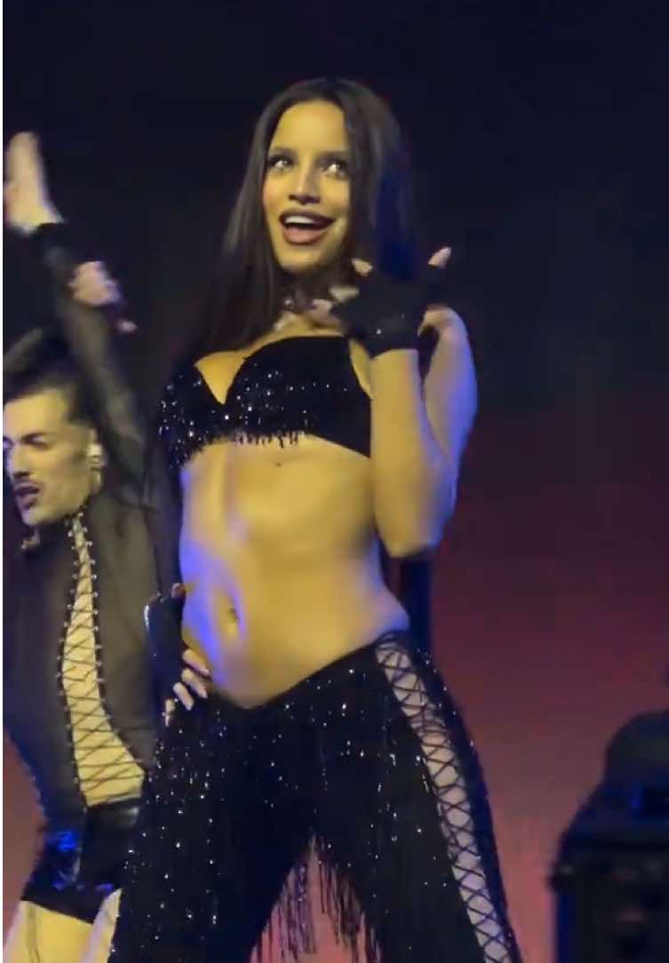 Diosa 🖤 #emiliamernes #emilia #fyp 