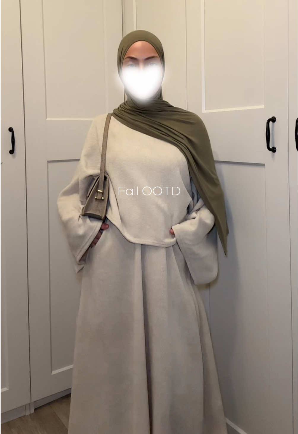 I love this perfect autumn outfit 🥥🥝🍋‍🟩🫒🥑🍈 | @suna.modest | RABATTCODE: Zeynep15 🤍.   #foryou #hijabi #fypp 