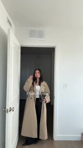 Trench coat szn 🧥 #outfitinspo #falloutfits #outfitoftheday 