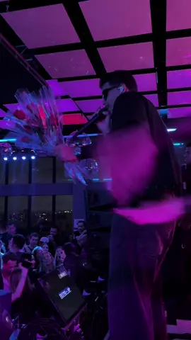 Aceitam Rosas? 🤗🌹 #euvounasuacasa #felipeamorim 