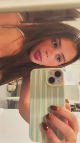 rooms a tad messy🙉