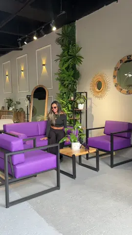 ¿Quién dice que una sala exterior no puede ser morada? 💜 La fabricamos en tu color favorito 👀 #industrial #sofa #adultoindependiente 