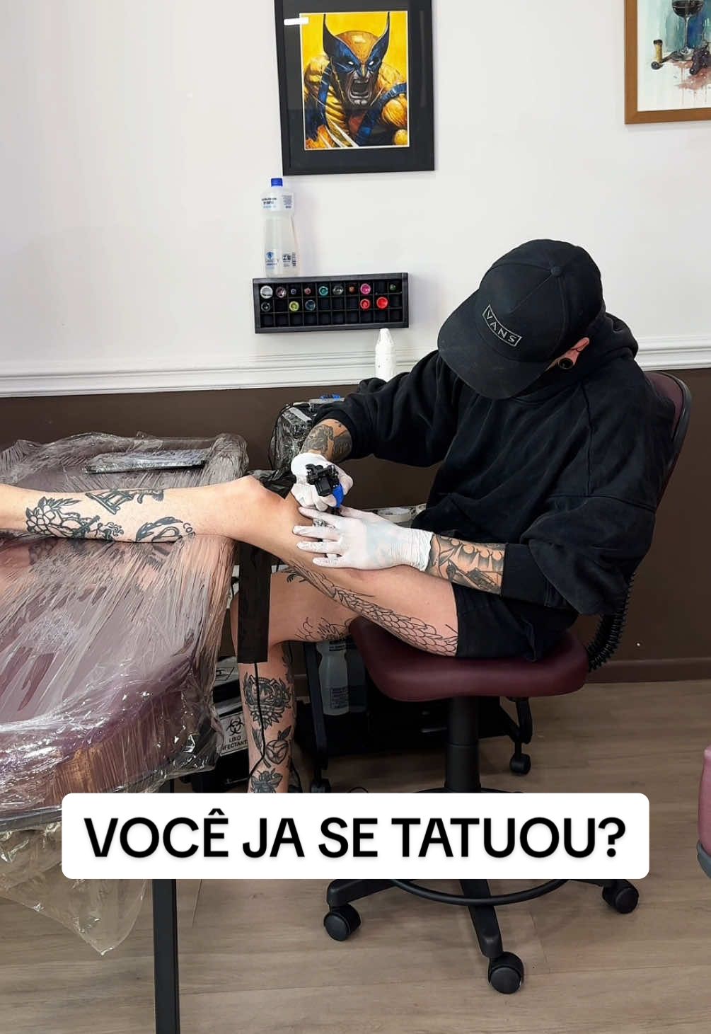 Com certeza essa é uma das perguntas mais frequentes dos clientes. #tradtattoo #tatuagem #selftattoo