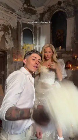 en el rodaje del videoclippp con esta modelo hermosa 