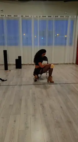 Before the lights. Before the stage. Before Cabaret Muse became a full experience… it started here The Construction Set. 🧱✨ This moment built everything that came after. #ChanelAndCo #CabaretMuse #TheConstructionSet #VegasCreators #BehindTheScenes 