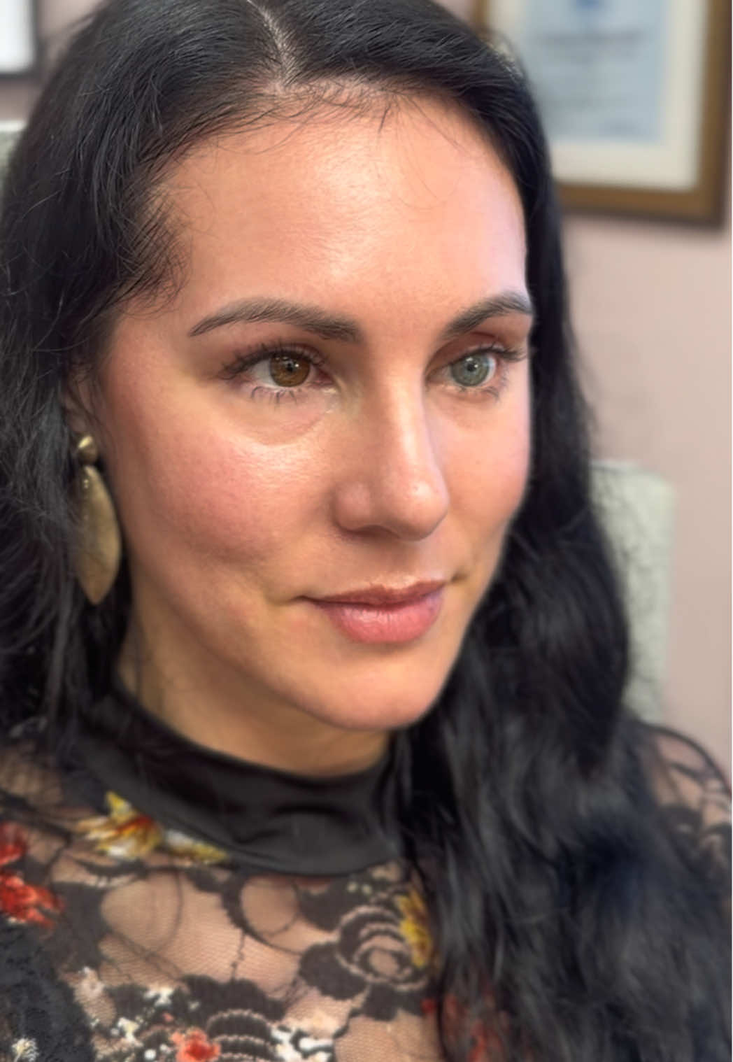 I’m sorry what?!? Why does @CCheri look just like @Lana Del Rey but with heterochromia.  I had to do a double take when she first stepped into my office, but she’s so effortlessly beautiful I was in awe. And super excited when she picked out this color for her eye! #greeneyes #heterochromia #lanadelrey #youngandbeautiful #effortlessstyle 