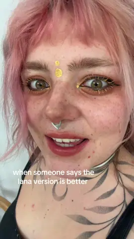 this one i can’t comprehend it’s just so funky, no shade tho  #fyp #sublime #music #creativemakeup 