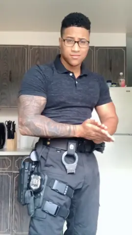 Vest or no vest? What’s popping? 😂 #fyp #trending #policeoftiktok #copsoftiktok #foryoupage 