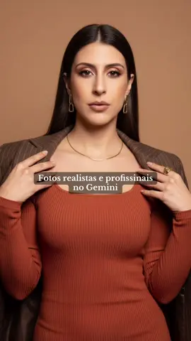 Editar foto e Texto para criar imagens no Google Gemini e fotos como essa. Foto sofisticada e ensaio fotográfico. Criando foto com IA, não é Chat GPT . Passo a passo: 1 - abra o app do Google Gemini no seu celular. 2- anexe uma foto de perfil sua. 3- cole o prompt que deixei aqui na legenda e nos comentários.  📍 SEGUE O PROMPT: “ A partir de todas as características da foto enviada, todas as feições do rosto e corpo, Crie uma imagem Retrato em alta resolução (8K), estilo editorial de moda sofisticado, elegante e atemporal. Detalhes principais: • Rosto: manter exatamente meus traços originais, sem alterar formato, apenas realçando a expressão com iluminação suave. • Cabelo: iguais ao da foto enviada penteado, bem alinhado, mantendo a cor real do meu cabelo. • Maquiagem: sofisticada e elegante, pele aveludada com leve brilho natural, contorno suave, olhos destacados com sombra em tons terrosos e delineado raposa leve, cílios definidos, batom em tom nude rosado com acabamento acetinado. • Roupa: vestido de manga longa ajustado em tecido canelado, na cor laranja terroso, com decote reto e elegante. • Blazer: sobreposto aos ombros, em tecido risca de giz marrom com listras finas, transmitindo sofisticação. • Acessórios: brinco dourado pendente em formato geométrico, anel robusto dourado e colar minimalista dourado fino. • Mãos: posicionadas ajustando o blazer nos ombros, unhas bem cuidadas com esmalte nude claro. • Cenário: fundo em tom bege quente e uniforme, iluminação de estúdio suave e direcionada, criando contraste elegante. • Atmosfera: retrato moderno e poderoso, transmitindo confiança, sofisticação e estilo editorial de revista de moda. #creatorsearchinsights #googlegemini #gemini #prompt #fotoprofissional 