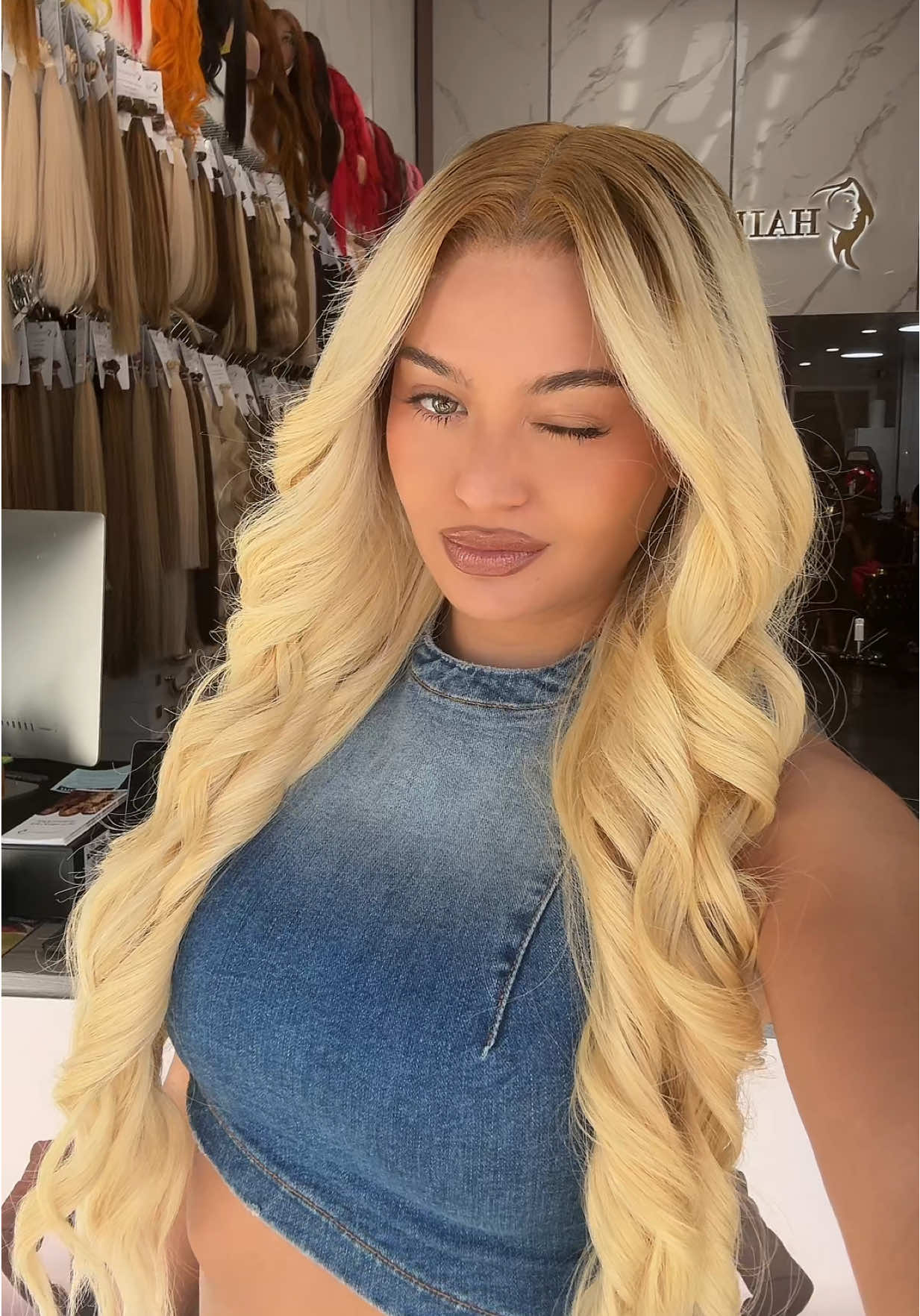 @hairqueen_la #hairqueenla #blonde #brunette #sofiajamora 