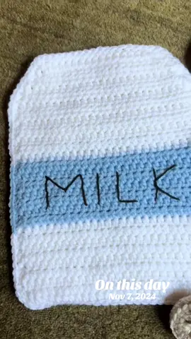 Crochet milk and cookies memory game!  🥛 🍪 Perfect gift for the little one in your life to help them with colors and count! Pattern in my Etsy shop! 🧶 . . . #crochet #crochetersoftiktok #crochettiktok #crochettok #crochettutorial 