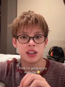 THAT DAMN BANANA DOLL AGAIN😌  #Juhoon #James #cortis #kpopfyp 