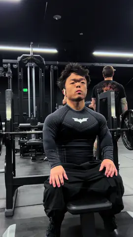 🦇  Batman compression drops 11/25 @YOUNGLA code Smurf to save %30