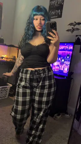 it’s cold again, guess that’s my season #fyp #gothgirl #fallvibes #darkenergy #commentzone 