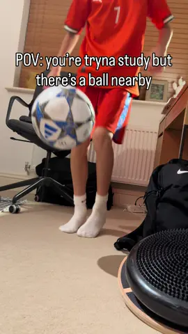 Whyyy😭⚽️ Follow for more!⚽️ #oli_kup #fyp #viral #relatable #football 