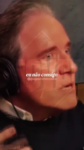 Nesse mundo, é fácil ser amado quando você diz o que todos querem ouvir. O problema é que, pra agradar, muita gente se perde. Vive de máscaras, de discursos prontos, de uma falsa harmonia que alimenta o ego dos outros, mas destrói a própria essência. A verdade é que ser autêntico tem um preço — e nem todo mundo está disposto a pagá-lo. Falar o que se pensa, agir com verdade e manter a coerência entre o que se diz e o que se faz é um ato de coragem, especialmente num tempo em que todo mundo quer aprovação. Mas é justamente essa autenticidade que te diferencia. Quem tem coragem de sustentar suas verdades, mesmo sendo mal interpretado, conquista algo que ninguém pode tirar: a paz de ser quem realmente é. E essa paz vale mais do que qualquer aceitação momentânea. O mundo está cheio de vozes repetidas — o que falta são pessoas que tenham personalidade o suficiente pra sustentar um posicionamento com respeito, firmeza e consciência. Então, se você paga o preço por ser diferente, considere-se abençoado. Porque, no fim, é melhor ser rejeitado por ser verdadeiro do que aceito por ser falso. Continue sendo quem você é, mesmo que o caminho seja mais solitário. A autenticidade, mais cedo ou mais tarde, se transforma em respeito. Se essa mensagem falou com você, mostra que te tocou — curta agora pra que mais pessoas também despertem pra essa verdade. Comenta aqui o que mais te marcou nessa reflexão, compartilha com alguém que precisa ouvir isso hoje e segue a página pra continuar recebendo mensagens que fortalecem sua mente e sua fé todos os dias. Créditos: @robertojustus #autenticidade #verdade #reflexão