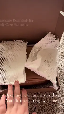 I’m in love 🥰@Summer Fridays  #summerfridays #makeup #makeupbag #summerfridayslipbalm #skincare 