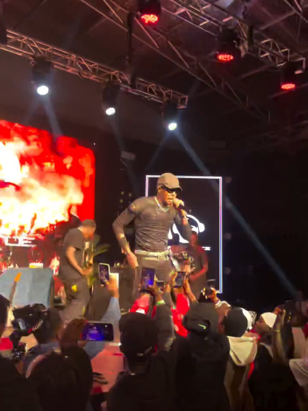 happening now At kigali universe Davis D on the stage #davisd #rwandatiktok🇷🇼 #foryou #burunditiktok🇧🇮 #bendaivanupdates 