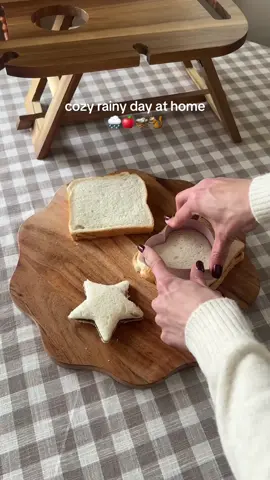 #ad Cozy rainy day activities 🌧️🐿️ spending a cozy day at home with my daughter eating snacks and building treehouses! I love how creative she got with her “home decor”! Try out @CrunchLabs Creative Kit and use SHERI15 for 15% off your purchase ✨ #rainyday #cozyhome #kidsactivities #stemkit   