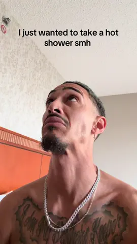 Now everyone leaving the hotel thinking it’s a fire! SMH 