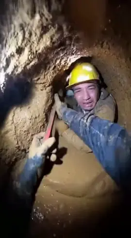 #fyp #survivalmoments #stuckincave #usa🇺🇸 #claustrophobia 