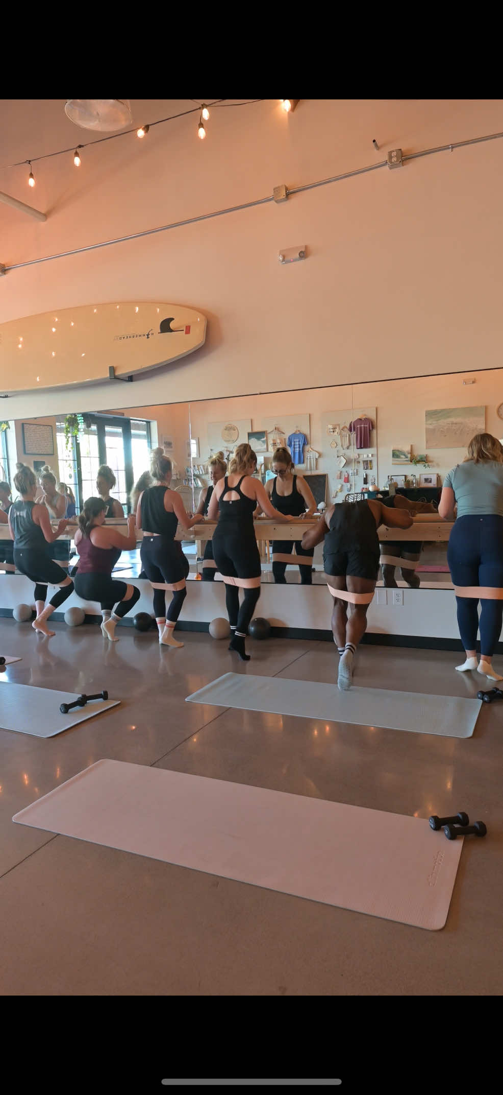 Why I keep going back to embarrass myself? Idk🤦🏾‍♂️ this was only 15 min in🥴 #barre