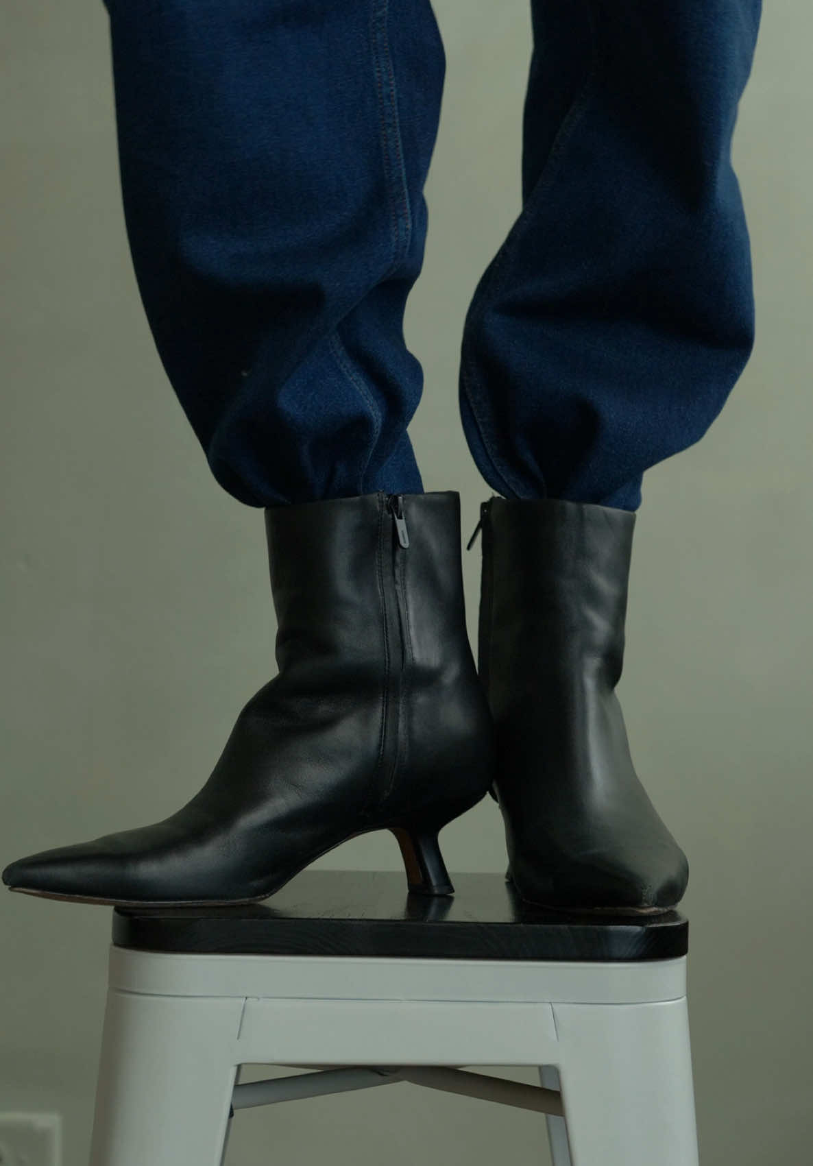 649. THE ELEVEN CLUB!!!!! Today we’re talking basic black shoes! I’m working on collating links for all the shoes mentioned. I’ll update this caption when that list is in my bio!