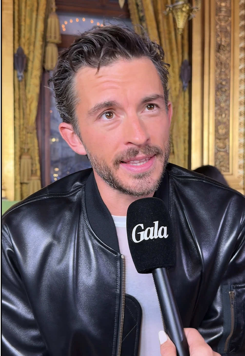 #jonathanbailey #arianagrande #cynthiaerivo #jeffgoldblum #Wicked2LeFilm #wicked #paris #onregardequoi #filmtok #musictok #fashiontiktok #jonchu #wickedmovie 