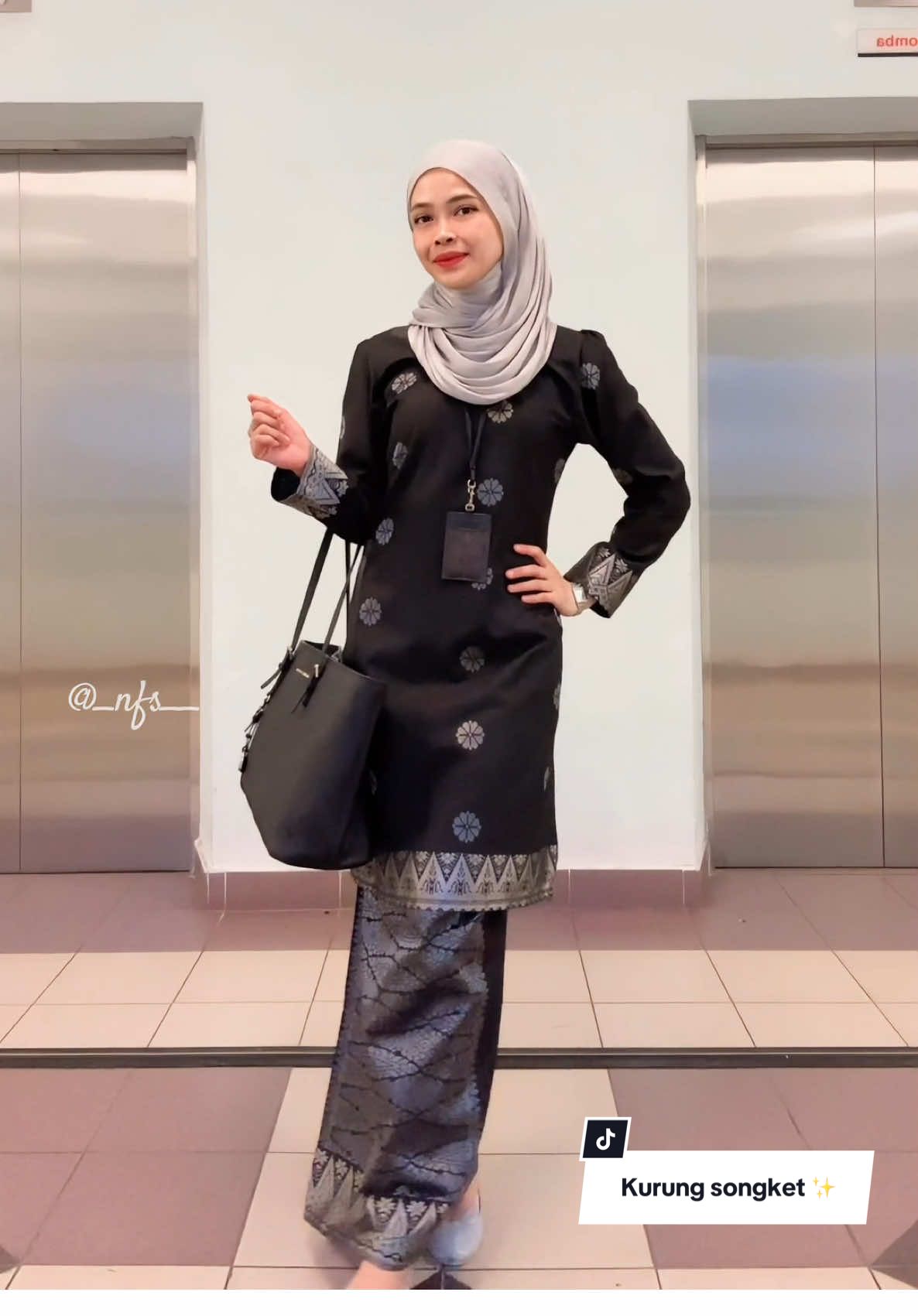 Kurung songket ni tenun asli tau, tak panas, selesa pakai 🥰 @Carlanisa #bajukurung #kurungsongket #bajukurungsongket #kurungmoden #bajukurungmurah 