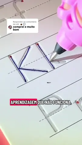 Respondendo a @Lúh  🧉 👨‍👩‍👧‍👦 Seu filho(a) vai aprender brincando! ✍️✨ Este caderno mágico de caligrafia é reutilizável (a tinta some!) e perfeito para treinar a coordenação motora e a alfabetização. O melhor presente educativo para o desenvolvimento infantil.#alfabetização #rotinademae #achadinhos #cadernocaligrafia 