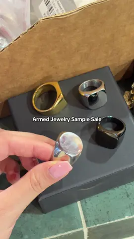 @ARMED is having their SAMPLE SALE of select tarnish free jewelry 🤩✨ From now until November 16th, you can purchase items such as necklaces, charms, bracelets, rings, earrings & sunglasses for a great price 👀 📍903 Dundas St W, Toronto, ON M6J 1V9 #armedjewelry #samplesale #toronto #torontojewelry #charms