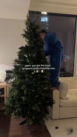 this 7.5 ft christmas tree is so beautiful and has warm toned prelit lights 🎄 #rotatingchristmastree #tiktokshopblackfriday #tiktokshopcybermonday #tiktokshopcreatorpicks #christmastree 