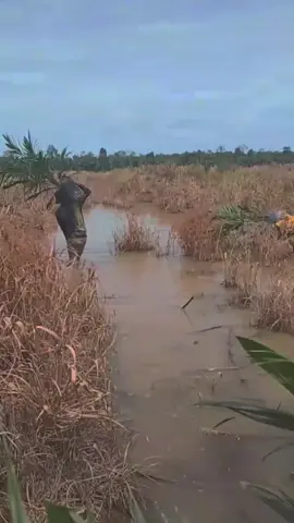 hanya trhalang banjir jika badai pun tdk akan buat semangatku goyah💪💪