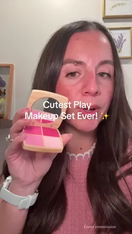 If your little one is always digging through your makeup bag, this is the cutest solution ever😍 Perfect for Christmas or Birthdays!