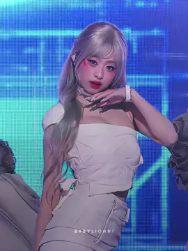 silver hair ahyeon🫣 #ahyeon #아현 #babymonster #베이비몬스터 #fyp ahyeon babymonster we go up stage edit